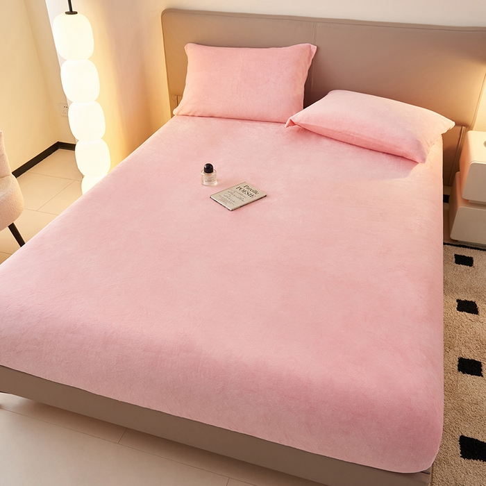 91家纺网 家纺一手货源 找家纺 简爱 2025新款纯色牛奶绒单床笠 樱花粉