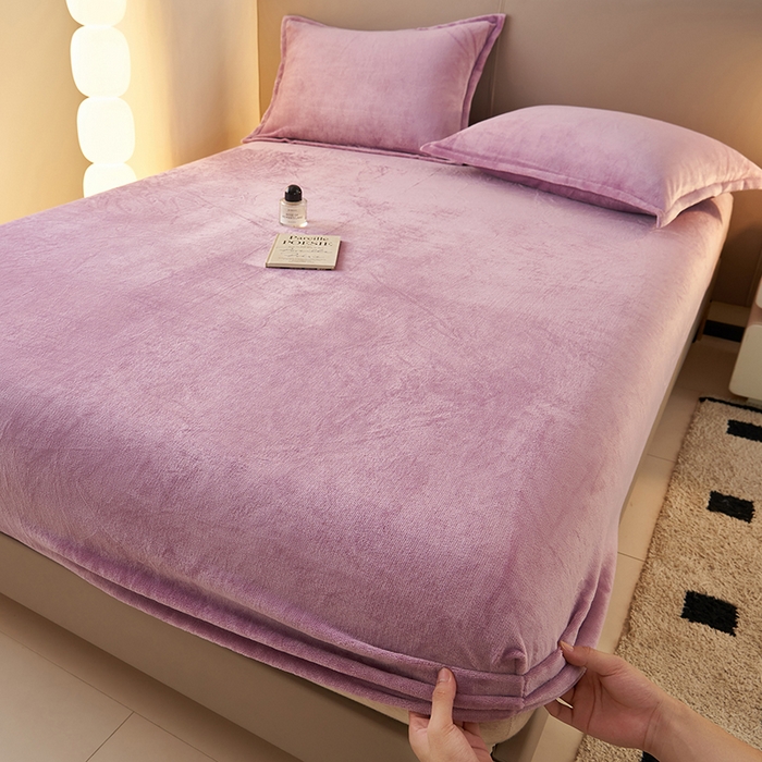 91家纺网 家纺一手货源 找家纺 简爱 2025新款纯色牛奶绒单床笠 优雅紫