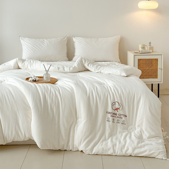 91家纺网 家纺一手货源 找家纺 2023直播爆款印花牛奶绒四件套220克法莱绒印花吊边款四件套简约格调