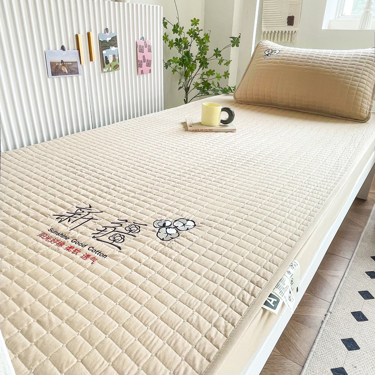 91家纺网 家纺一手货源 找家纺 锦眠床笠 2025新款刺绣床笠-学生图 奶油咖