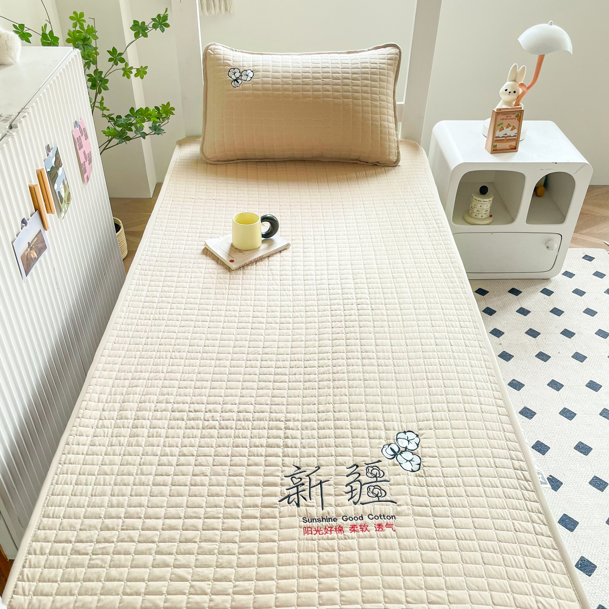 91家纺网 家纺一手货源 找家纺 锦眠床笠 2025新款刺绣床笠-学生图 奶油咖