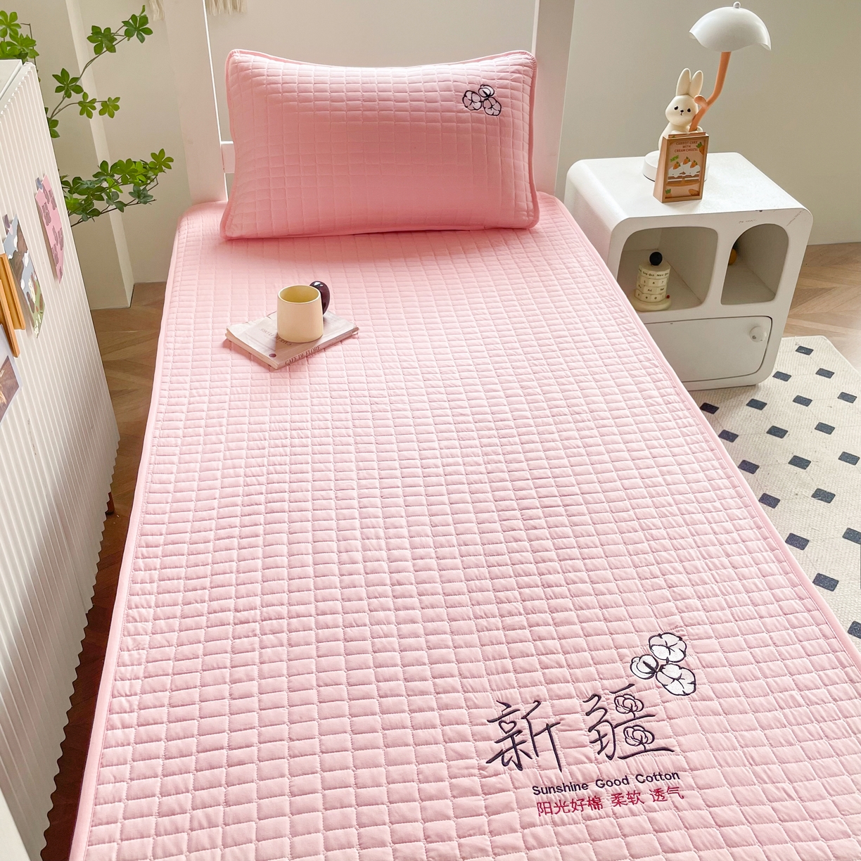 91家纺网 家纺一手货源 找家纺 锦眠床笠 2025新款刺绣床笠-学生图 樱花粉