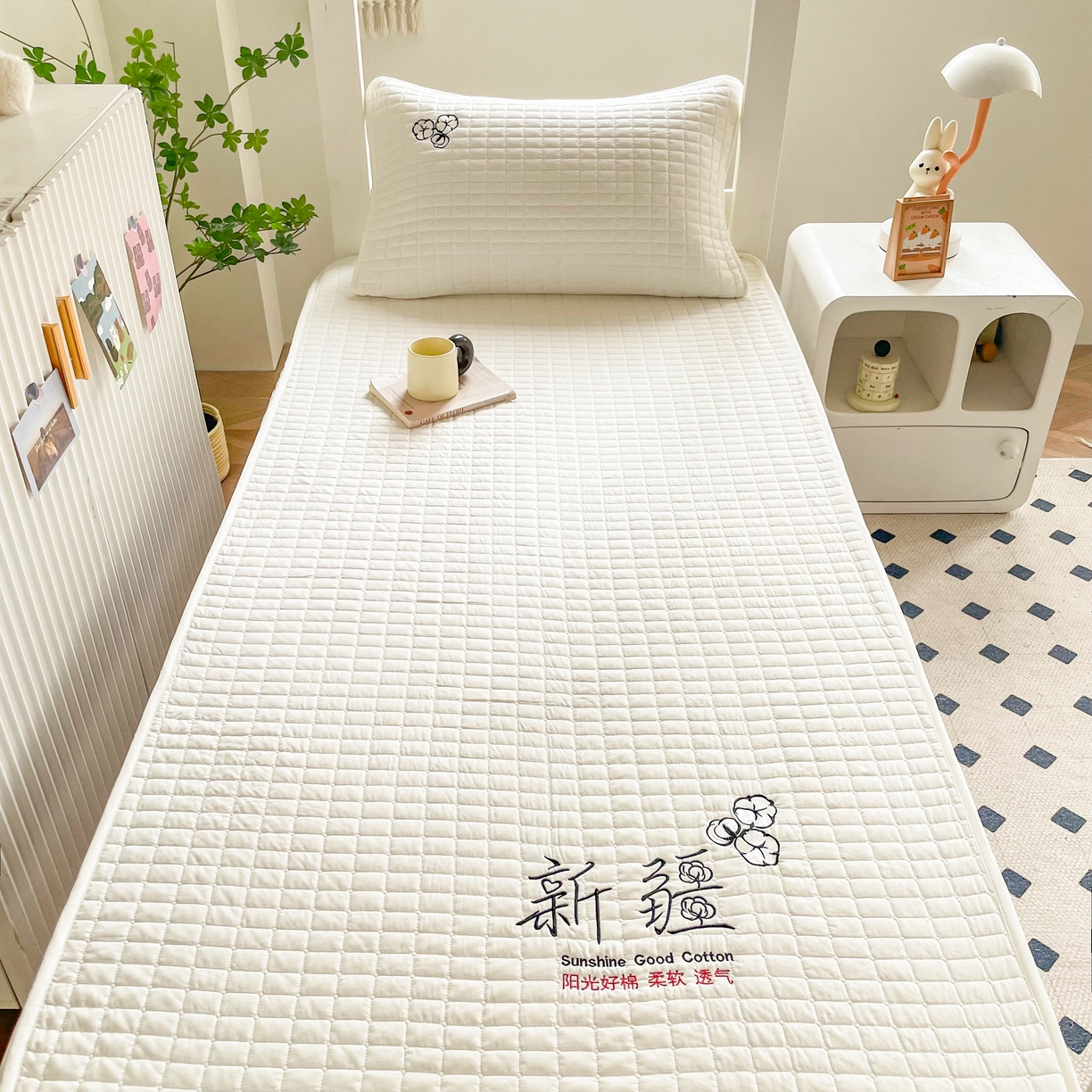 91家纺网 家纺一手货源 找家纺 锦眠床笠 2025新款刺绣床笠-学生图 云朵白