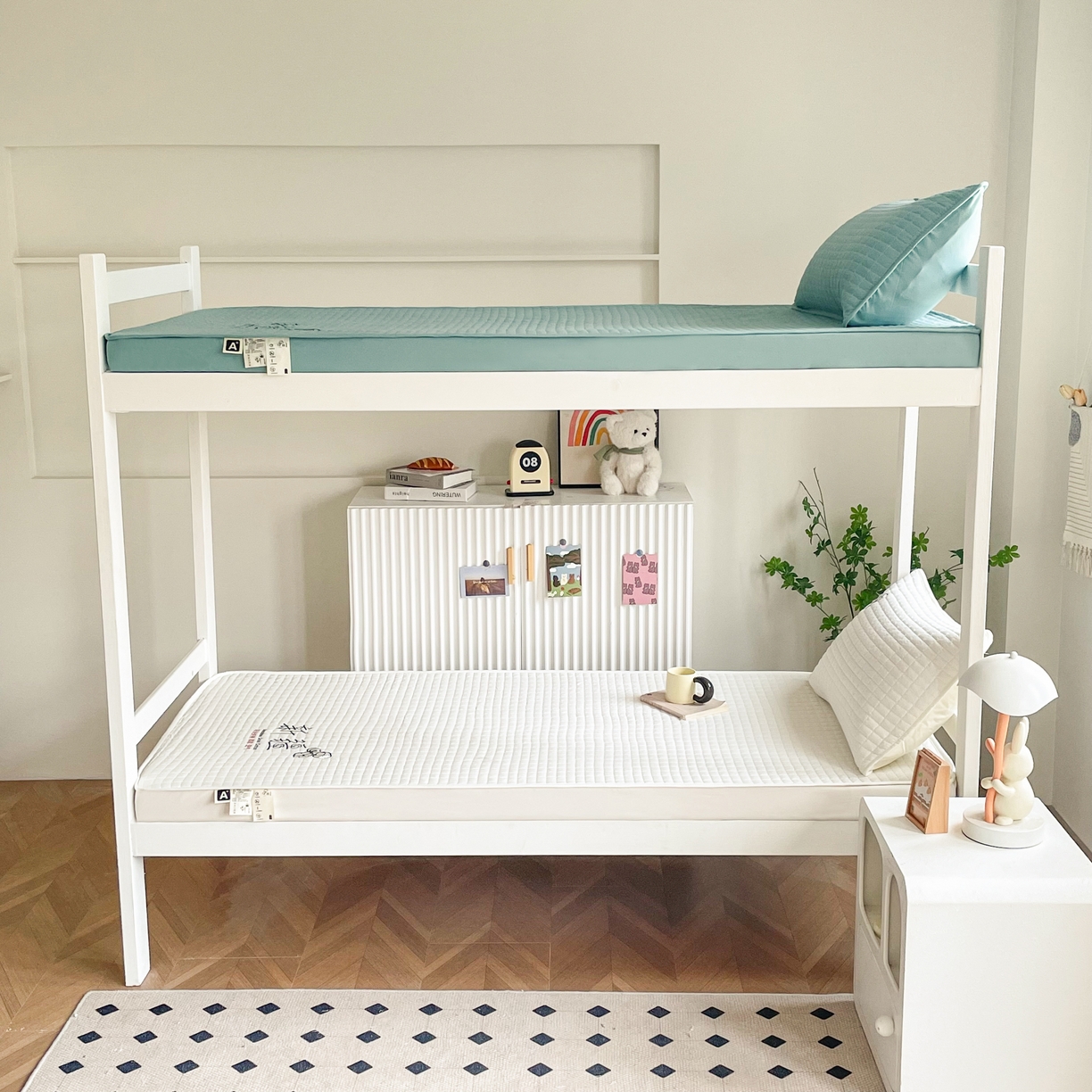 91家纺网 家纺一手货源 找家纺 锦眠床笠 2025新款刺绣床笠-学生图 云朵白