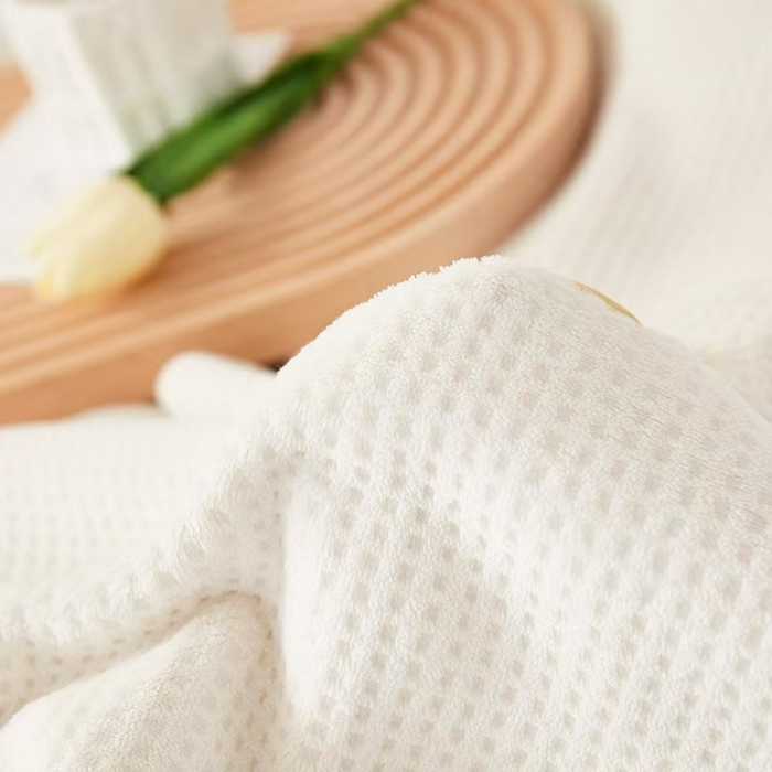 91家纺网 家纺一手货源 找家纺 莱家富 2026新款500克加厚A类华夫格牛奶绒双面毛毯轻奢休闲盖毯子多尺寸多功能午睡办 奶白