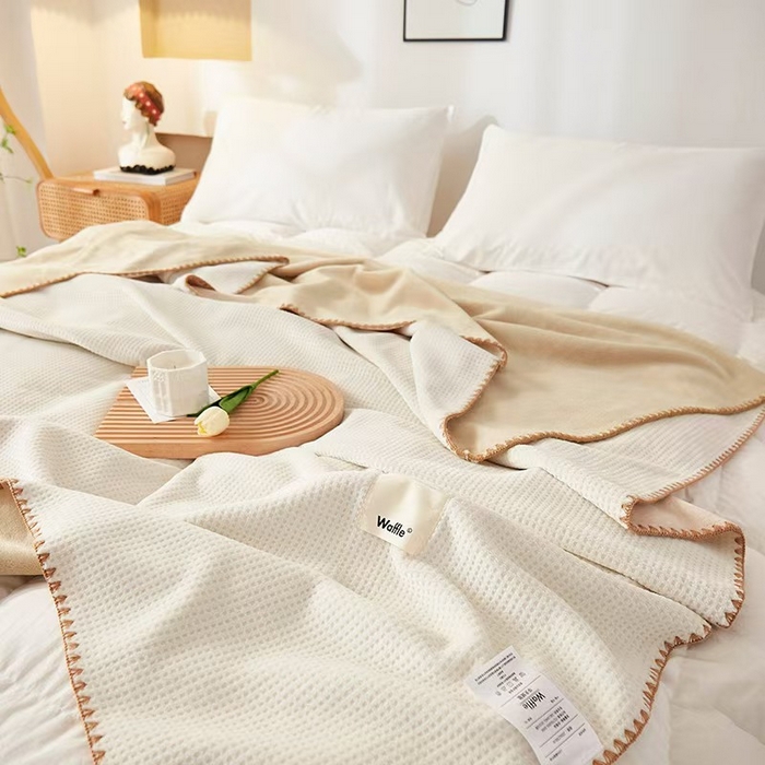 91家纺网 家纺一手货源 找家纺 莱家富 2026新款500克加厚A类华夫格牛奶绒双面毛毯轻奢休闲盖毯子多尺寸多功能午睡办 奶白