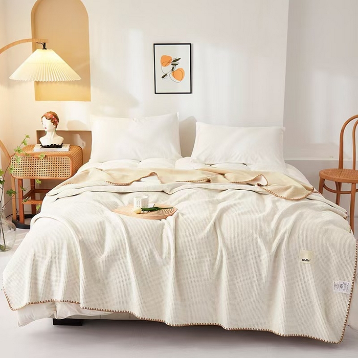 91家纺网 家纺一手货源 找家纺 莱家富 2026新款500克加厚A类华夫格牛奶绒双面毛毯轻奢休闲盖毯子多尺寸多功能午睡办 奶白