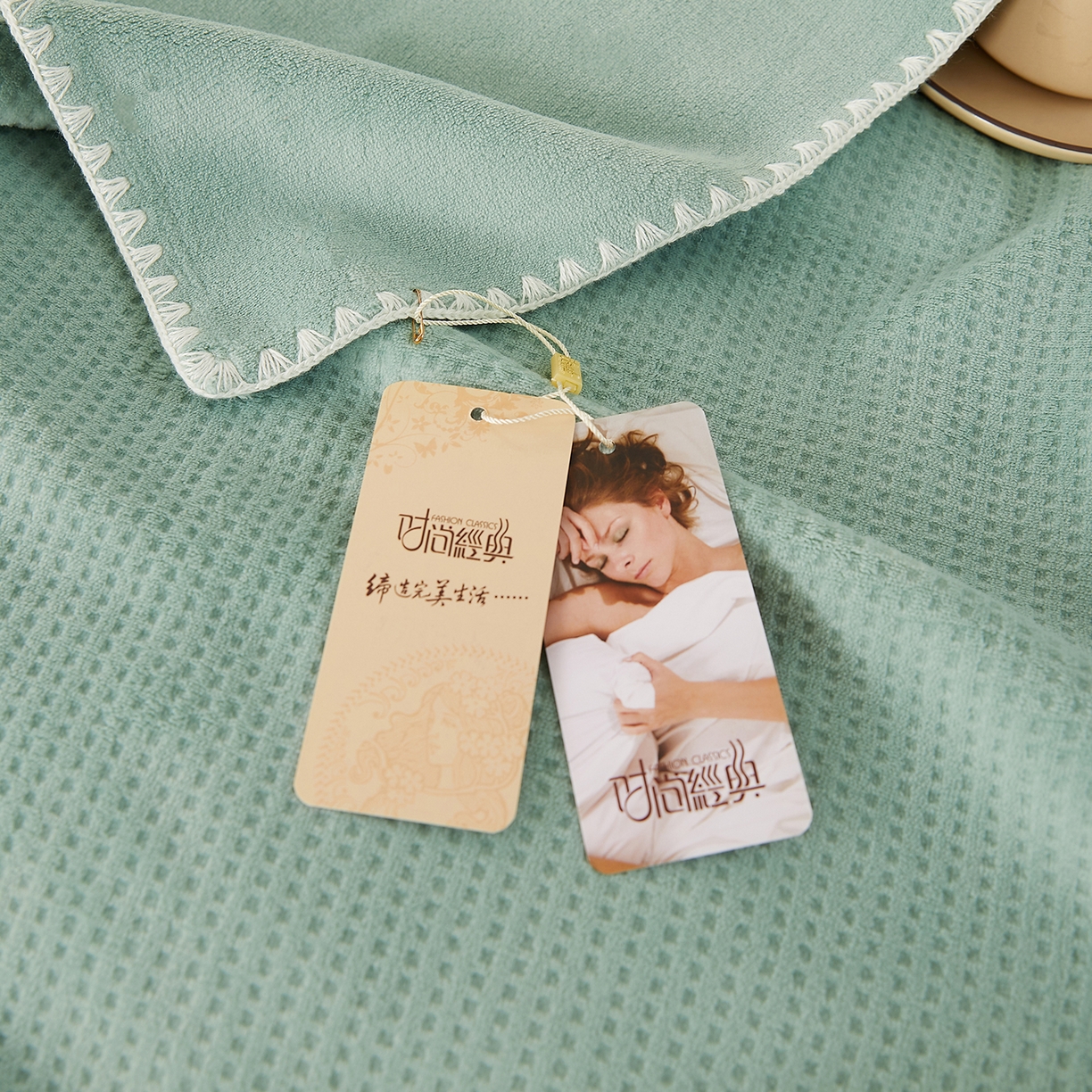 91家纺网 家纺一手货源 找家纺 莱家富 2026新款500克加厚A类华夫格牛奶绒双面毛毯轻奢休闲盖毯子多尺寸多功能午睡办 苹果绿