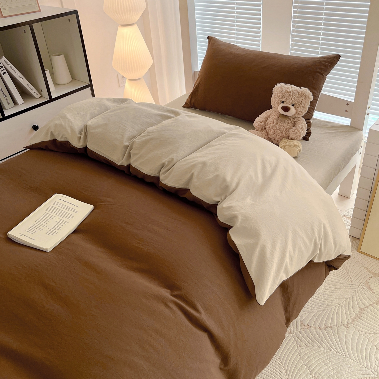 91家纺网 家纺一手货源 找家纺 纽缦家纺 2025新款纯色双拼水洗亲柔棉三件套宿舍三件套上下铺三件套 纯色双拼-红棕卡