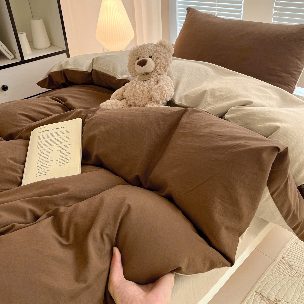 91家纺网 家纺一手货源 找家纺 纽缦家纺 2025新款纯色双拼水洗亲柔棉三件套宿舍三件套上下铺三件套 纯色双拼-红棕卡