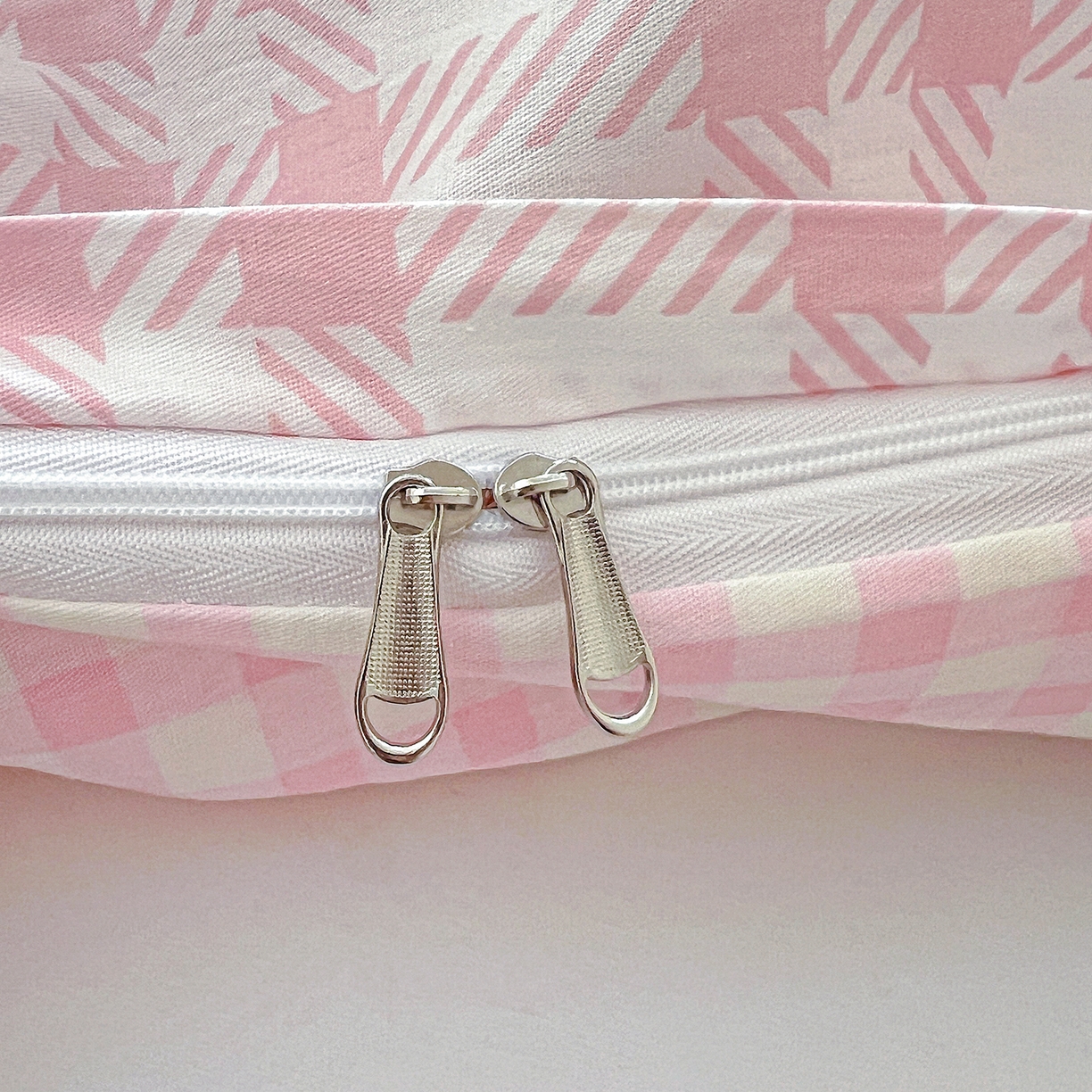 91家纺网 家纺一手货源 找家纺 恩泽家纺 2025新款加厚全棉纯棉印花系列被套单件-单被套 荔枝小熊