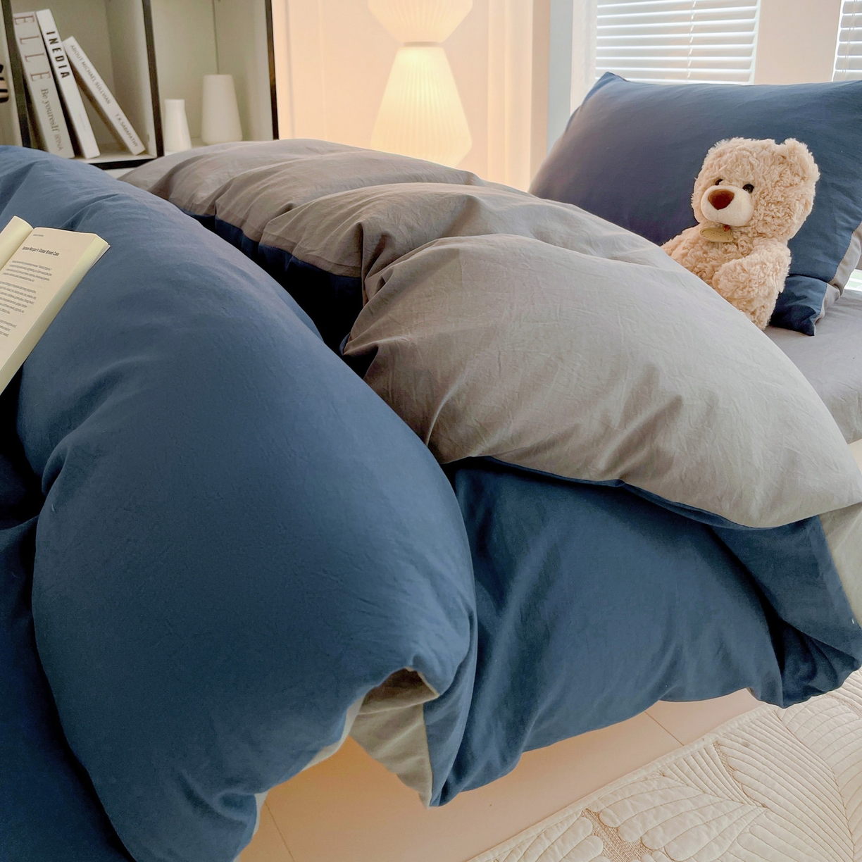 91家纺网 家纺一手货源 找家纺 纽缦家纺 2025新款纯色双拼水洗亲柔棉三件套宿舍三件套上下铺三件套 纯色双拼-宝蓝浅灰