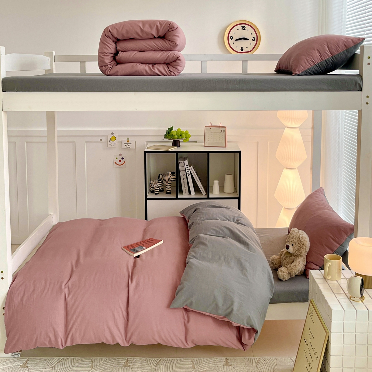 91家纺网 家纺一手货源 找家纺 纽缦家纺 2025新款纯色双拼水洗亲柔棉三件套宿舍三件套上下铺三件套 纯色双拼-豆沙浅灰