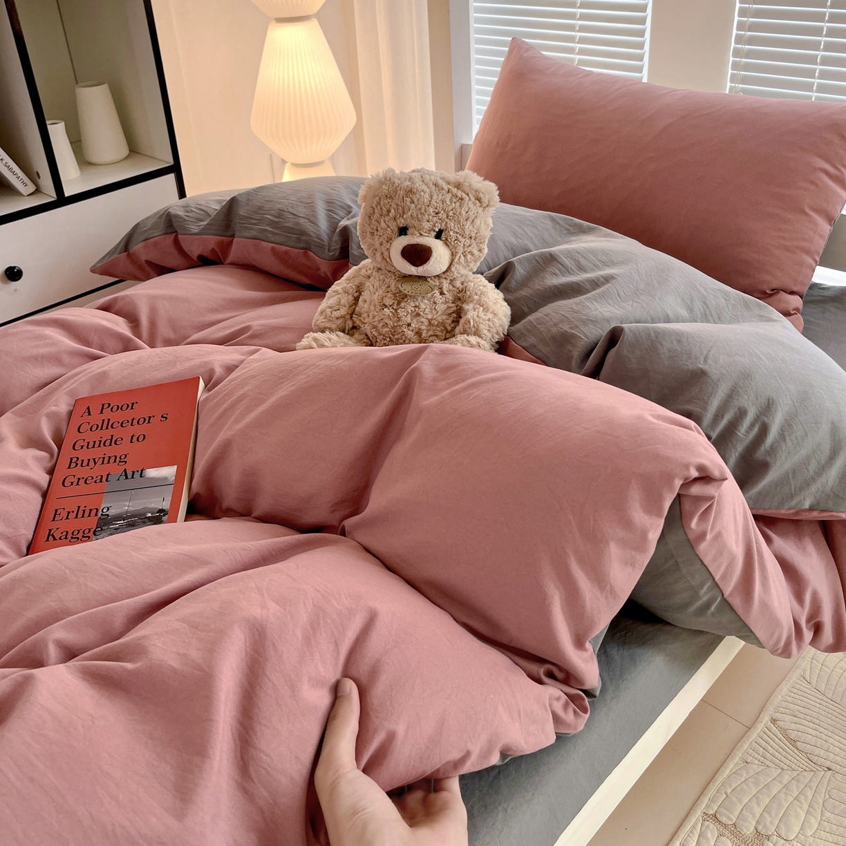 91家纺网 家纺一手货源 找家纺 纽缦家纺 2025新款纯色双拼水洗亲柔棉三件套宿舍三件套上下铺三件套 纯色双拼-豆沙浅灰