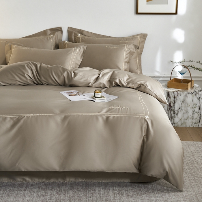 91家纺网 家纺一手货源 找家纺 千朵森 2025新款长绒棉纯棉轻奢款大版刺绣四件套-那拉提系列 那拉提-北欧金