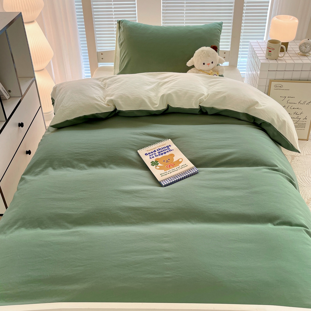 91家纺网 家纺一手货源 找家纺 纽缦家纺 2025新款纯色双拼水洗亲柔棉三件套宿舍三件套上下铺三件套 纯色双拼-蓝绿米