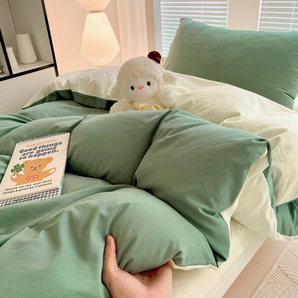 91家纺网 家纺一手货源 找家纺 纽缦家纺 2025新款纯色双拼水洗亲柔棉三件套宿舍三件套上下铺三件套 纯色双拼-蓝绿米