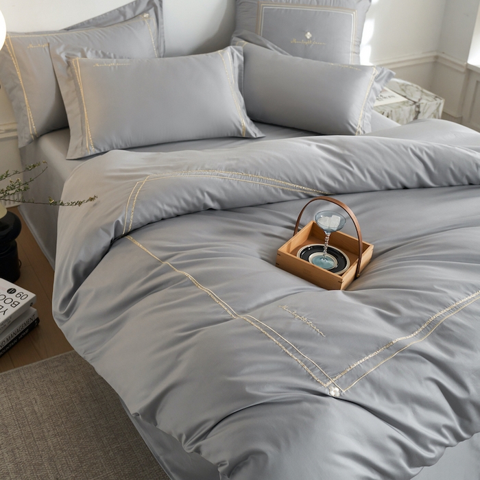 91家纺网 家纺一手货源 找家纺 千朵森 2025新款长绒棉纯棉轻奢款大版刺绣四件套-那拉提系列 那拉提-牧灰