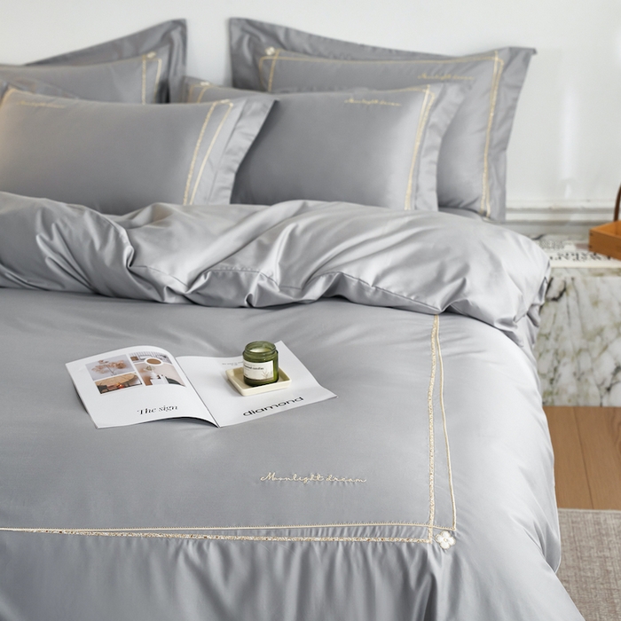 91家纺网 家纺一手货源 找家纺 千朵森 2025新款长绒棉纯棉轻奢款大版刺绣四件套-那拉提系列 那拉提-牧灰