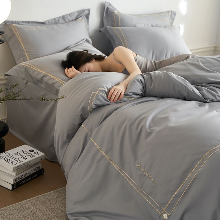 91家纺网 家纺一手货源 找家纺 千朵森 2025新款长绒棉纯棉轻奢款大版刺绣四件套-那拉提系列 那拉提-牧灰