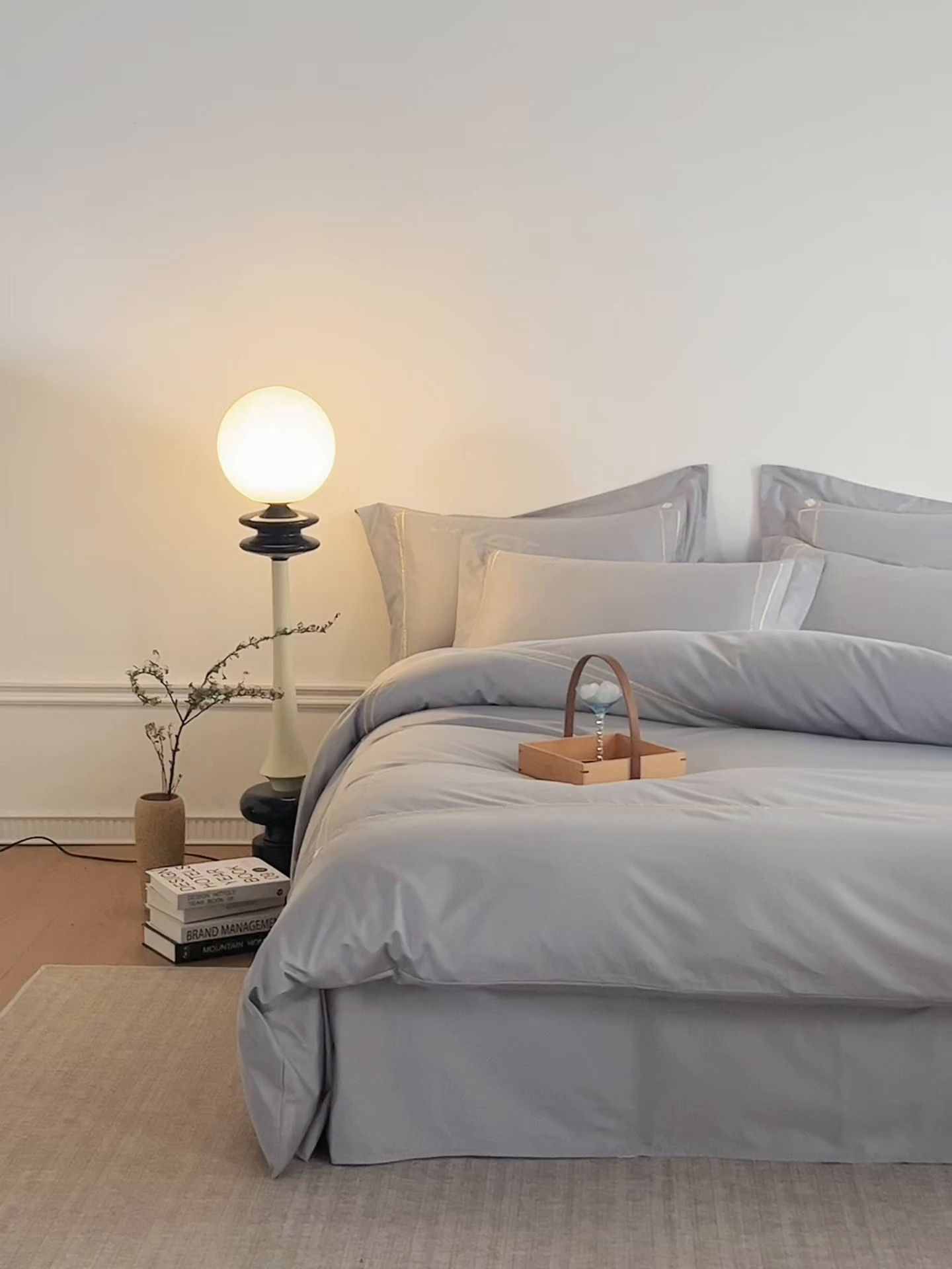 91家纺网 家纺一手货源 找家纺 千朵森 2025新款长绒棉纯棉轻奢款大版刺绣四件套-那拉提系列 那拉提-牧灰