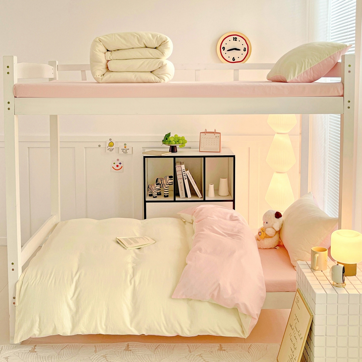 91家纺网 家纺一手货源 找家纺 纽缦家纺 2025新款纯色双拼水洗亲柔棉三件套宿舍三件套上下铺三件套 纯色双拼-柠檬粉