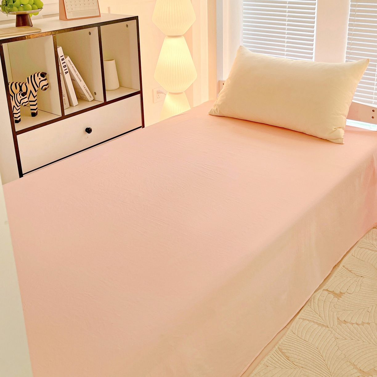 91家纺网 家纺一手货源 找家纺 纽缦家纺 2025新款纯色双拼水洗亲柔棉三件套宿舍三件套上下铺三件套 纯色双拼-柠檬粉