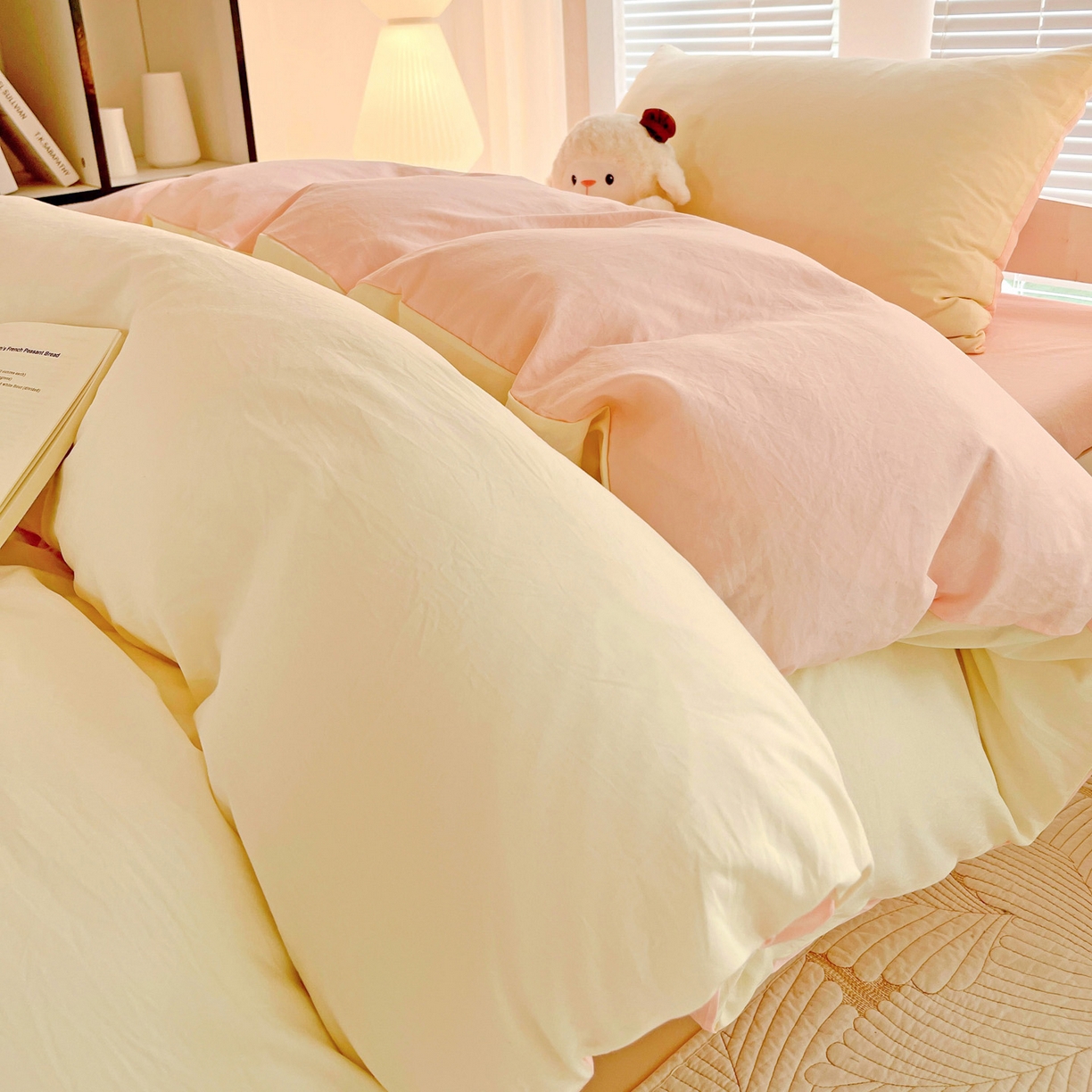 91家纺网 家纺一手货源 找家纺 纽缦家纺 2025新款纯色双拼水洗亲柔棉三件套宿舍三件套上下铺三件套 纯色双拼-柠檬粉