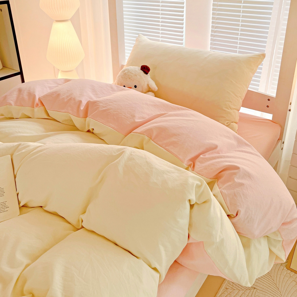 91家纺网 家纺一手货源 找家纺 纽缦家纺 2025新款纯色双拼水洗亲柔棉三件套宿舍三件套上下铺三件套 纯色双拼-柠檬粉