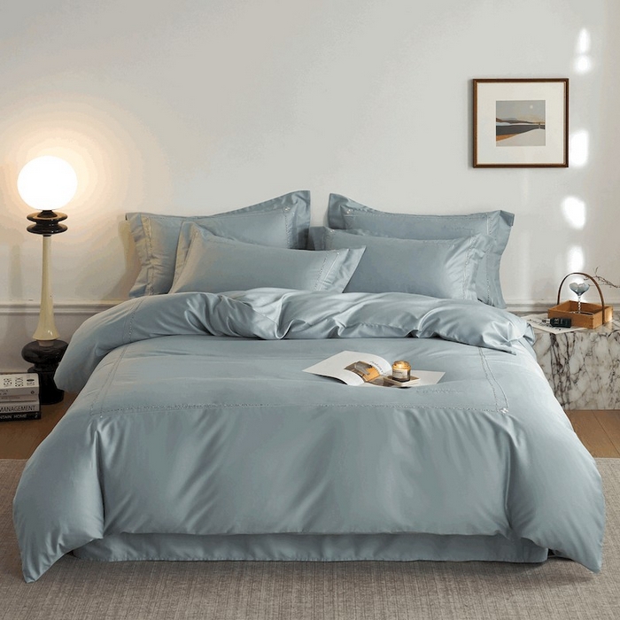 91家纺网 家纺一手货源 找家纺 千朵森 2025新款长绒棉纯棉轻奢款大版刺绣四件套-那拉提系列 那拉提-蔚蓝