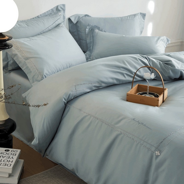 91家纺网 家纺一手货源 找家纺 千朵森 2025新款长绒棉纯棉轻奢款大版刺绣四件套-那拉提系列 那拉提-蔚蓝