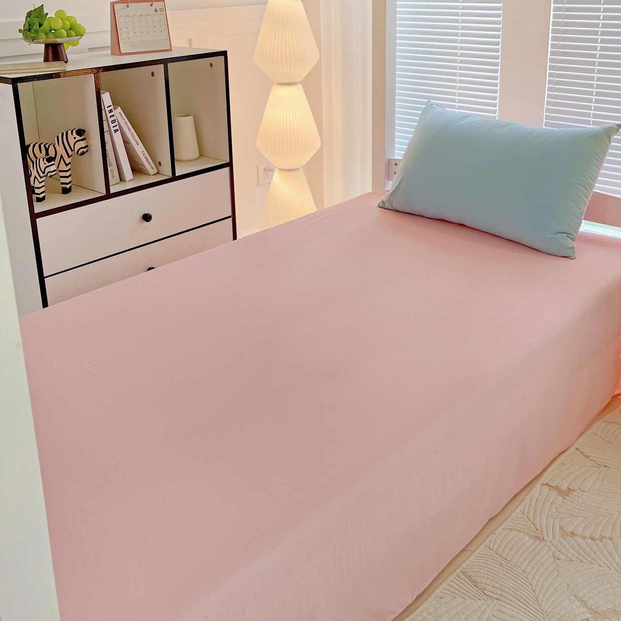 91家纺网 家纺一手货源 找家纺 纽缦家纺 2025新款纯色双拼水洗亲柔棉三件套宿舍三件套上下铺三件套 纯色双拼-苹果绿粉