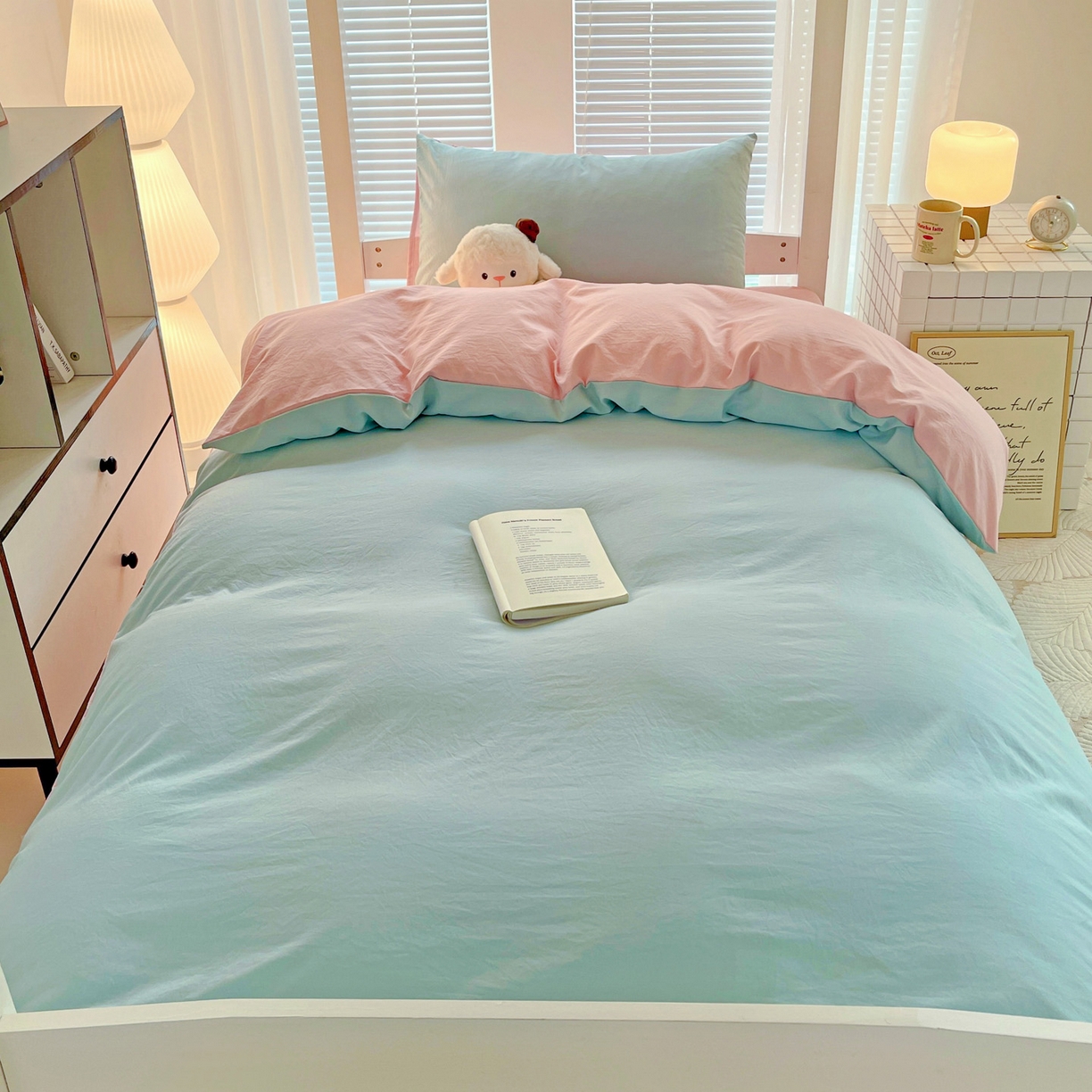 91家纺网 家纺一手货源 找家纺 纽缦家纺 2025新款纯色双拼水洗亲柔棉三件套宿舍三件套上下铺三件套 纯色双拼-苹果绿粉