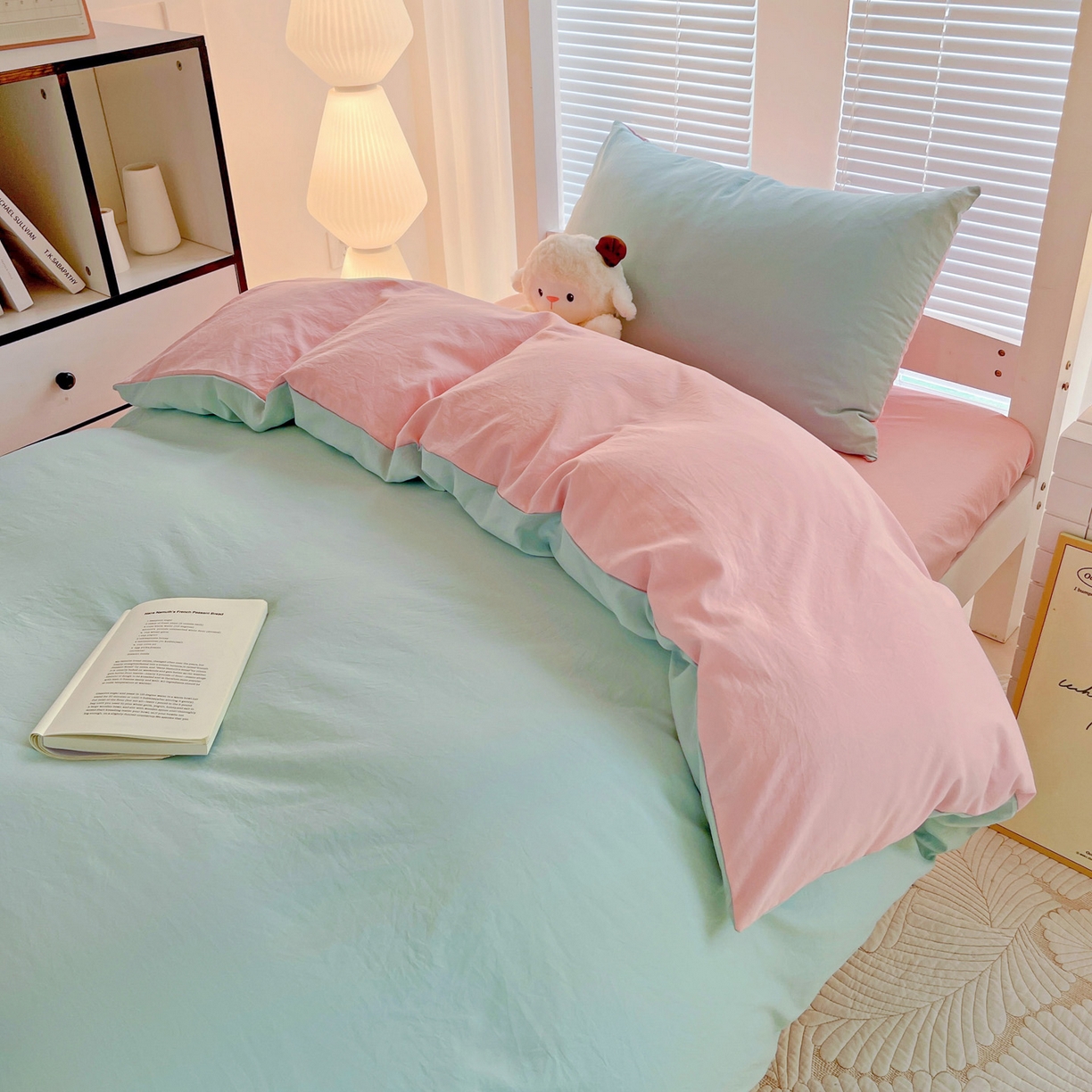 91家纺网 家纺一手货源 找家纺 纽缦家纺 2025新款纯色双拼水洗亲柔棉三件套宿舍三件套上下铺三件套 纯色双拼-苹果绿粉