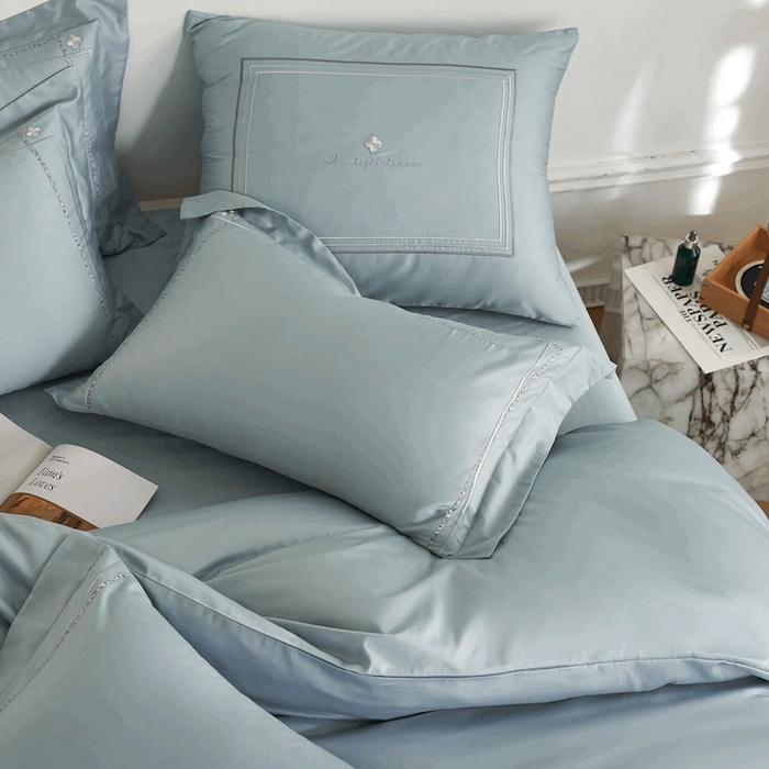 91家纺网 家纺一手货源 找家纺 千朵森 2025新款长绒棉纯棉轻奢款大版刺绣四件套-那拉提系列 那拉提-蔚蓝