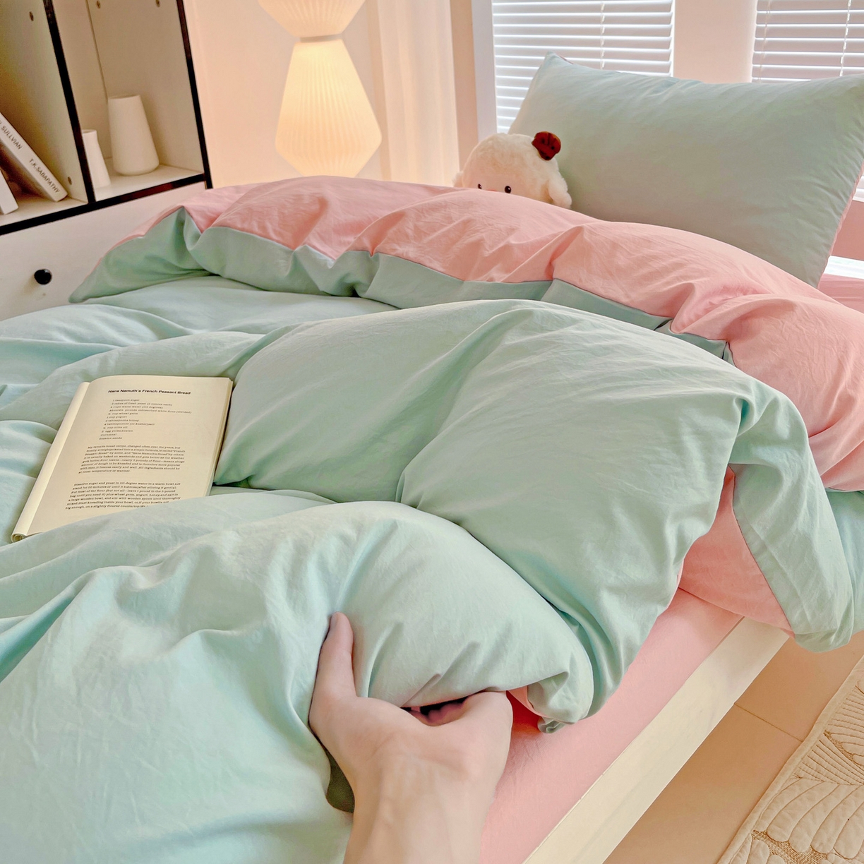 91家纺网 家纺一手货源 找家纺 纽缦家纺 2025新款纯色双拼水洗亲柔棉三件套宿舍三件套上下铺三件套 纯色双拼-苹果绿粉