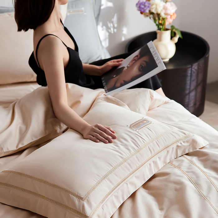 91家纺网 家纺一手货源 找家纺 千朵森 2025新款轻奢60长绒棉纯棉大版刺绣刺绣四件套-致简风华 致简风华-奶霜