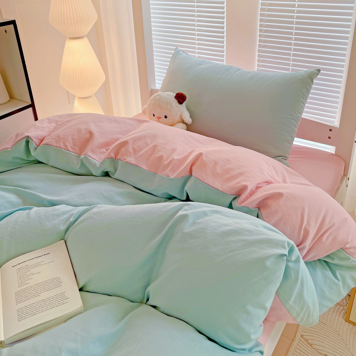 91家纺网 家纺一手货源 找家纺 纽缦家纺 2025新款纯色双拼水洗亲柔棉三件套宿舍三件套上下铺三件套 纯色双拼-苹果绿粉