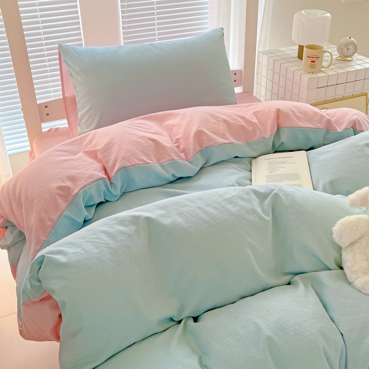 91家纺网 家纺一手货源 找家纺 纽缦家纺 2025新款纯色双拼水洗亲柔棉三件套宿舍三件套上下铺三件套 纯色双拼-苹果绿粉