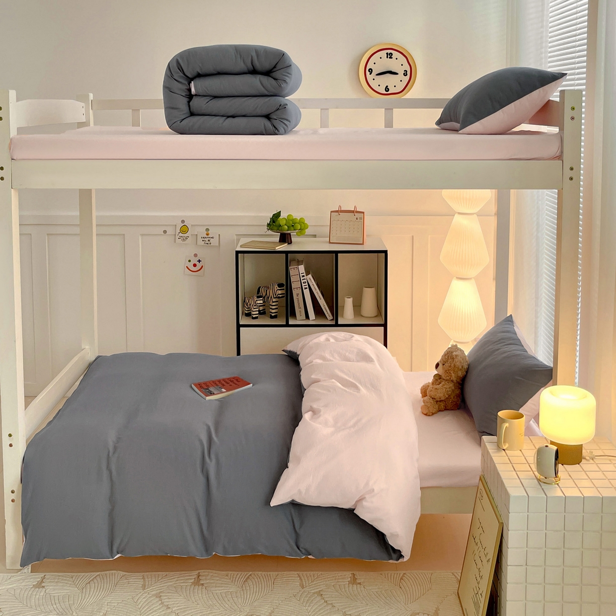 91家纺网 家纺一手货源 找家纺 纽缦家纺 2025新款纯色双拼水洗亲柔棉三件套宿舍三件套上下铺三件套 纯色双拼-浅灰粉