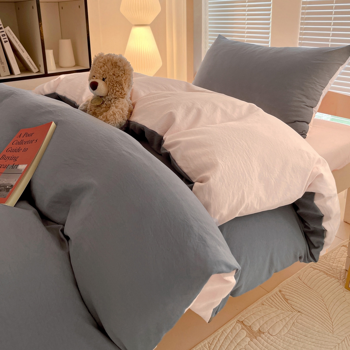 91家纺网 家纺一手货源 找家纺 纽缦家纺 2025新款纯色双拼水洗亲柔棉三件套宿舍三件套上下铺三件套 纯色双拼-浅灰粉