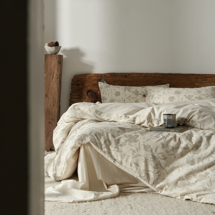 91家纺网 家纺一手货源 找家纺 羚羊语家纺 2025新款A类棉麻高支密原生棉花亚麻四件套复古色织数码印花文艺风绉绉汉麻亚麻自 枕边书