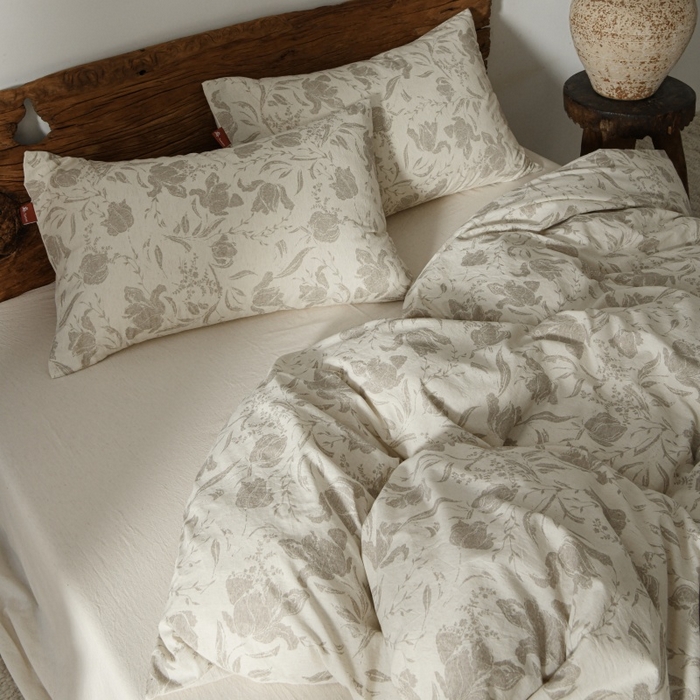 91家纺网 家纺一手货源 找家纺 羚羊语家纺 2025新款A类棉麻高支密原生棉花亚麻四件套复古色织数码印花文艺风绉绉汉麻亚麻自 枕边书