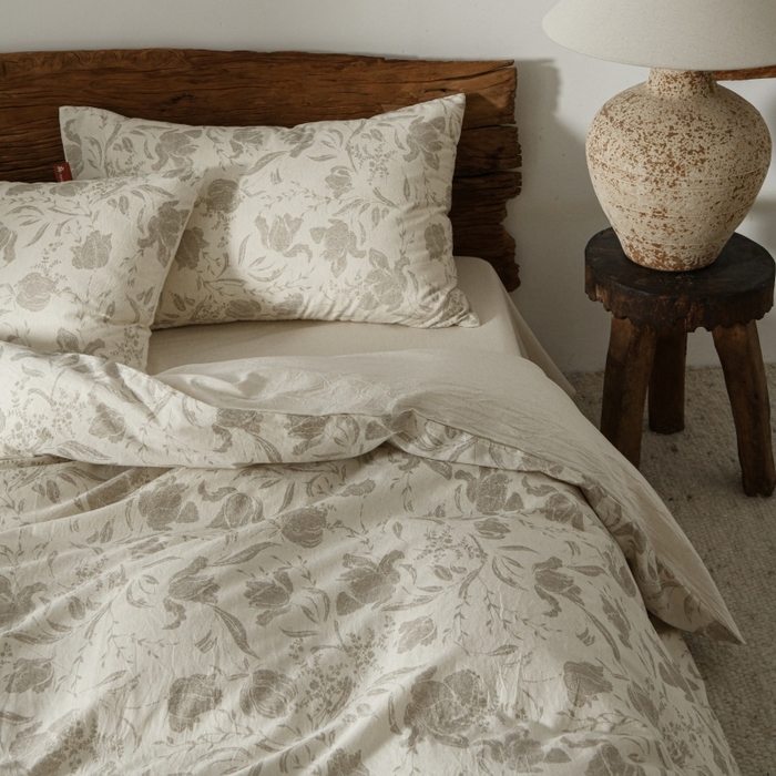 91家纺网 家纺一手货源 找家纺 羚羊语家纺 2025新款A类棉麻高支密原生棉花亚麻四件套复古色织数码印花文艺风绉绉汉麻亚麻自 枕边书