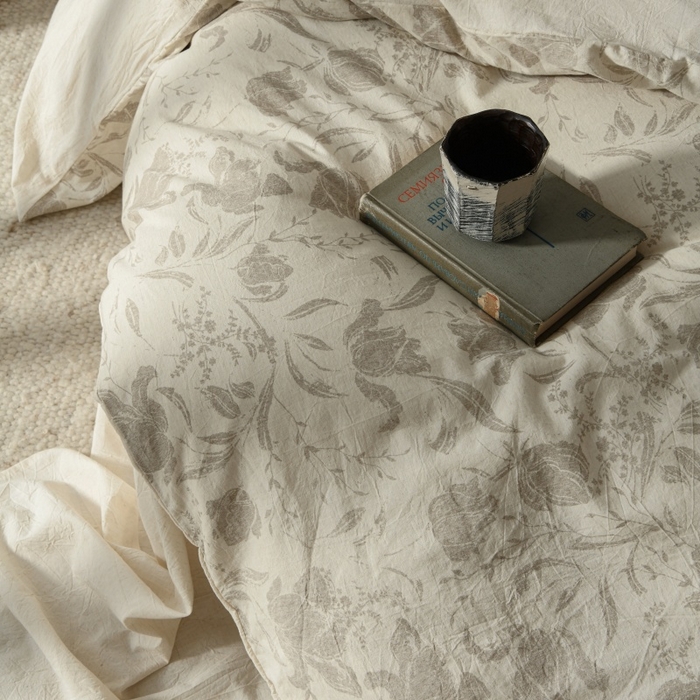 91家纺网 家纺一手货源 找家纺 羚羊语家纺 2025新款A类棉麻高支密原生棉花亚麻四件套复古色织数码印花文艺风绉绉汉麻亚麻自 枕边书