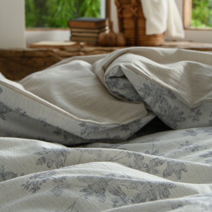 91家纺网 家纺一手货源 找家纺 羚羊语家纺 2025新款A类棉麻高支密原生棉花亚麻四件套复古色织数码印花文艺风绉绉汉麻亚麻自 小津蓝