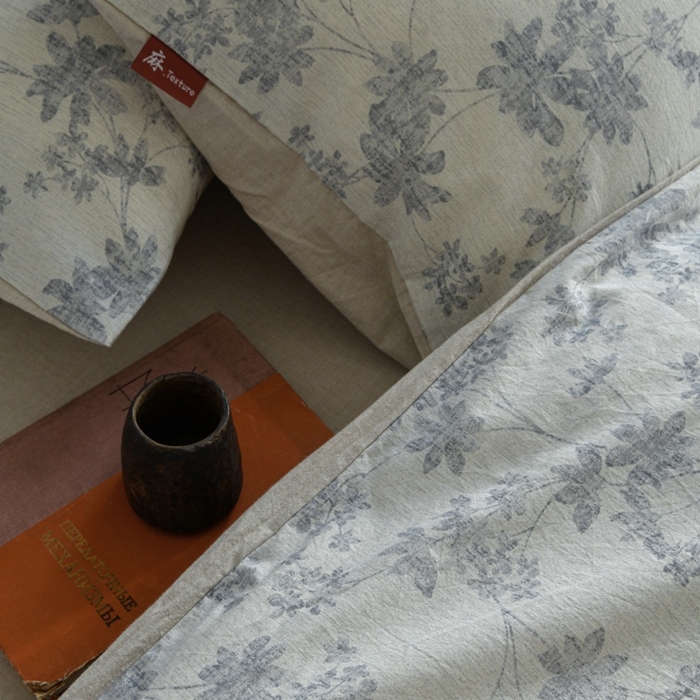 91家纺网 家纺一手货源 找家纺 羚羊语家纺 2025新款A类棉麻高支密原生棉花亚麻四件套复古色织数码印花文艺风绉绉汉麻亚麻自 小津蓝