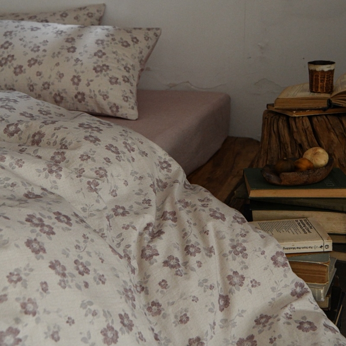 91家纺网 家纺一手货源 找家纺 羚羊语家纺 2025新款A类棉麻高支密原生棉花亚麻四件套复古色织数码印花文艺风绉绉汉麻亚麻自 纸月