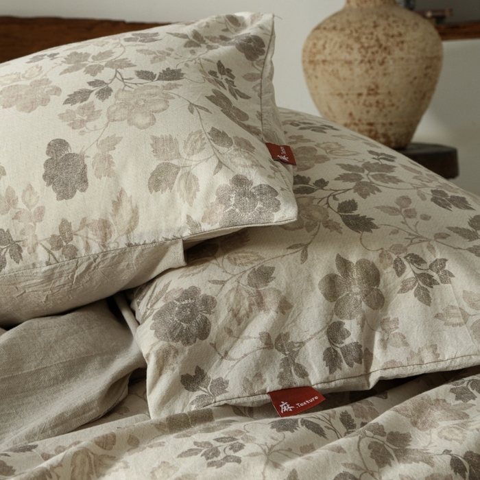 91家纺网 家纺一手货源 找家纺 羚羊语家纺 2025新款A类棉麻高支密原生棉花亚麻四件套复古色织数码印花文艺风绉绉汉麻亚麻自 絮语