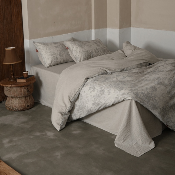 91家纺网 家纺一手货源 找家纺 羚羊语家纺 2025新款A类棉麻高支密原生棉花亚麻四件套复古色织数码印花文艺风绉绉汉麻亚麻自 浮生记